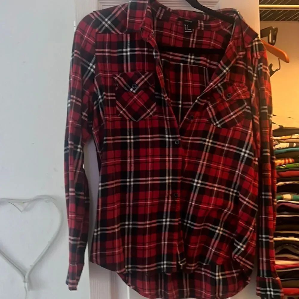 Perfect Red Plaid Flannel Shirt - Button Down - Size Large - Worn Once